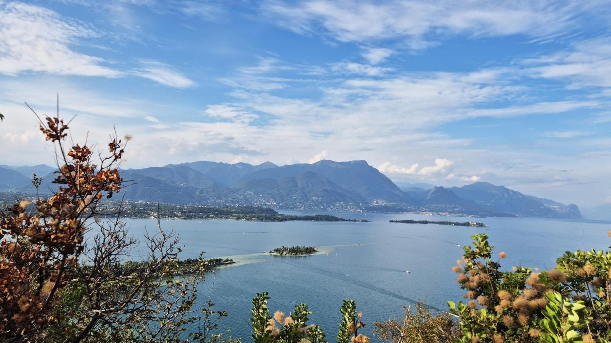 Garda Lake Attic Montinelle Buitenkant foto